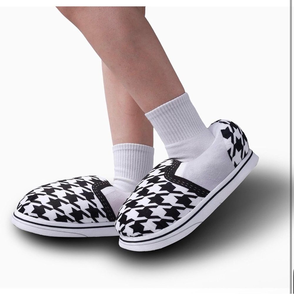 Black and White Houndstooth Slippers